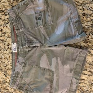 American Eagle Camo shorts